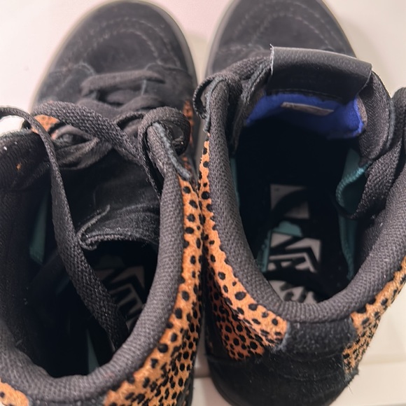 Vans off The Wall Vans | size Women 7 high tops. leopard print, like new - Picture 6 of 8